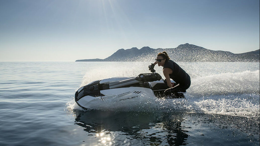 Yamaha SuperJet 2024 WaveRunner - Full Gas Motor Barcelona