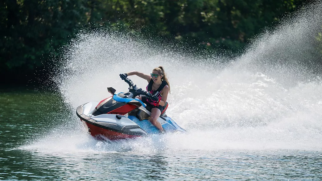 Yamaha JetBlaster DLX 2027 WaveRunner - Full Gas Motor Barcelona 03